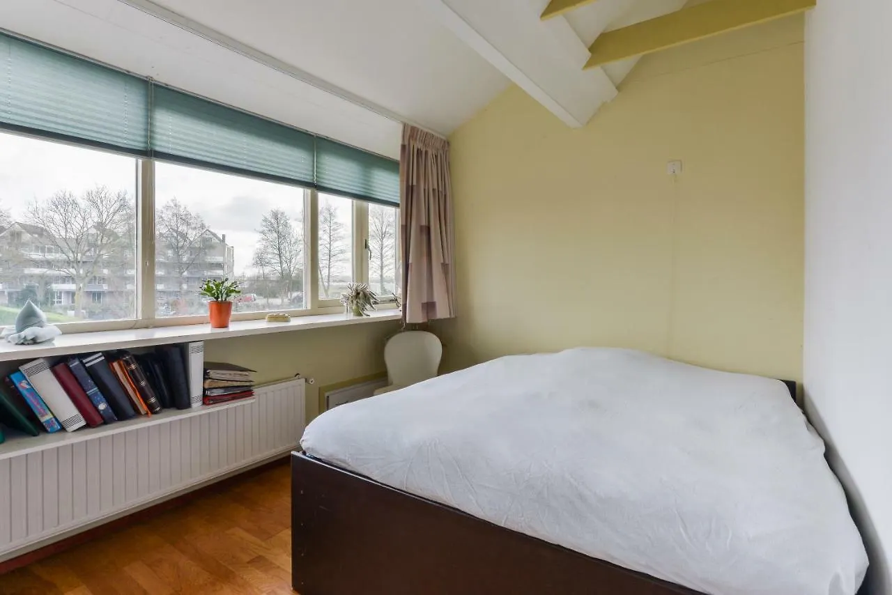 Apartment Spacious Family Home Halfweg